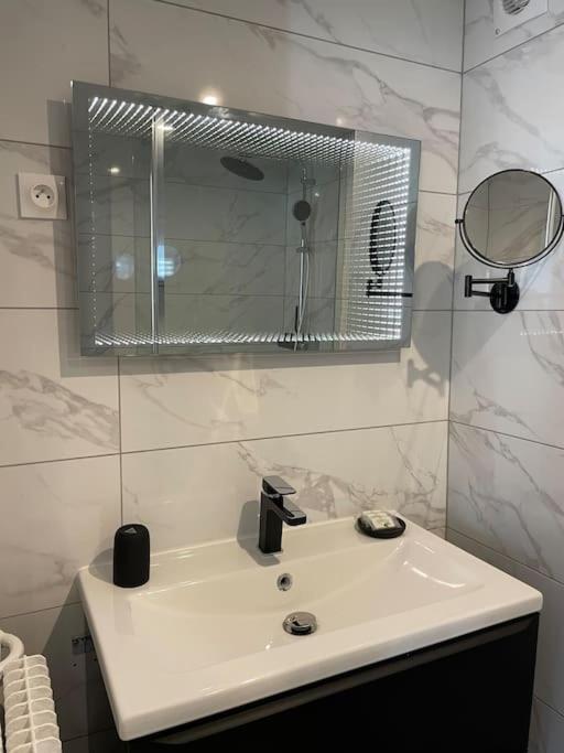 90M2 Hyper Centre Sauna Strasbourg Extérieur photo